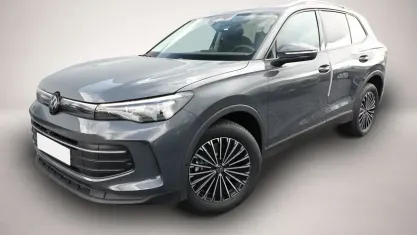 Neu VW Tiguan IQ Drive 150 PS (110 kW) 2026 Grau SUV