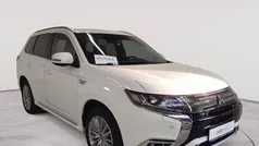 Andenweiß Gebraucht 2020 Mitsubishi Outlander P-HEV Spirit+ SUV | 22.890 € (Guter Preis)