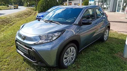 Grau Neu 2025 Toyota Aygo X Business Edition SUV | 17.990 € (Fairer Preis)