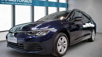 Second-hand VW Golf VIII Life 110 CP (80 kW) 2023 Albastru Break