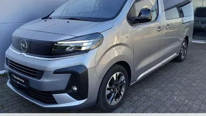 Grau Gebraucht 2024 Opel Zafira Edition Van / Kleinbus | 31.980 € (Guter Preis)