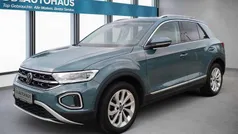 Blau Gebraucht 2023 VW T-Roc Style SUV | 26.830 € (Guter Preis)