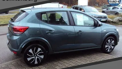Gebraucht Dacia Sandero Journey 91 PS (66 kW) 2025 Grün schwarz Kleinwagen