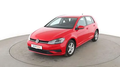 Gebraucht VW Golf VII Trendline 116 PS (85 kW) 2018 Rot Limousine