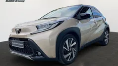 Beige Gebraucht 2022 Toyota Aygo X-plore Kleinwagen | 15.890 € (Fairer Preis)