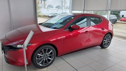 Ny Mazda 3 Center-Line 140 HK (102 kW) 2025 Röd Sedan