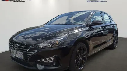 Gebraucht Hyundai i30 Trend 120 PS (88 kW) 2026 Abyss black