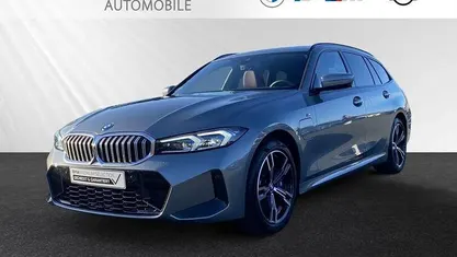 Begagnad BMW 330e M Sport 292 HK (214 kW) 2024 Grå Kombi