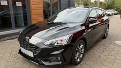 Schwarz Gebraucht 2022 Ford Focus ST-Line Kombi | 22.910 € (Fairer Preis)