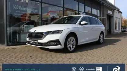 Gebraucht Skoda Octavia Style 150 PS (110 kW) 2023 Moonweiss metallic Kombi