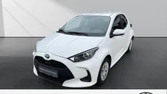 Weiss Gebraucht 2022 Toyota Yaris Hybrid Business Edition Limousine | 16.990 € (Superpreis)