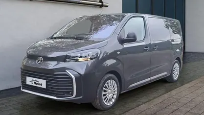 Grau Gebraucht 2024 Toyota Proace Verso Comfort Kombi | 36.990 € (Fairer Preis)