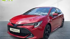 Karminarot metallic (rot) Gebraucht 2021 Toyota Corolla Team Kombi | 22.980 € (Fairer Preis)