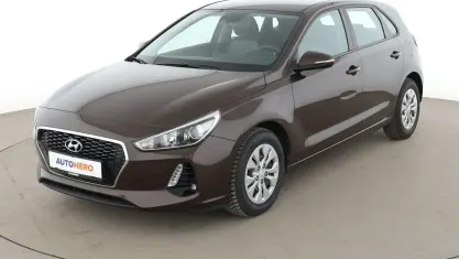 Gebraucht Hyundai i30 Select 120 PS (88 kW) 2018 Braun Limousine