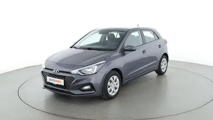 Grau Gebraucht 2019 Hyundai i20 Select Limousine | 10.380 € (Guter Preis)