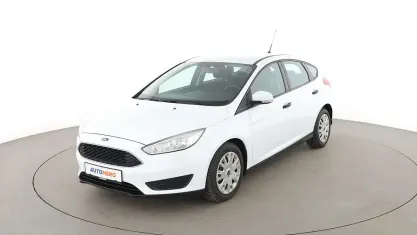 Gebraucht Ford Focus Ambiente 2015 Weiß Limousine