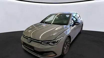 Gebraucht VW Golf VIII Move 131 PS (96 kW) 2024 Mondsteingrau Limousine