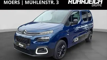 Blau Gebraucht 2023 Citroën Berlingo Shine Van / Kleinbus | 19.690 € (Guter Preis)