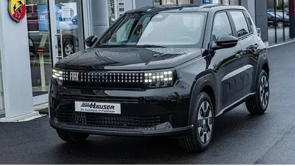 Gebraucht Fiat Grande Panda Icon 110 PS (80 kW) 2025 Cinema schwarz Kleinwagen