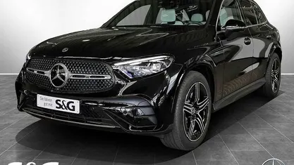 Gebraucht Mercedes GLC300 AMG 258 PS (189 kW) 2025 Metalliclack obsidianschwarz SUV