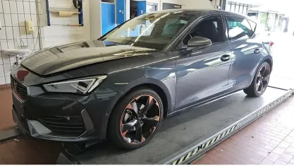 Gebraucht Cupra Leon Basis 150 PS (110 kW) 2024 Grau Limousine