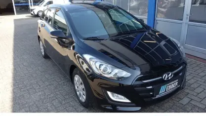 Gebraucht Hyundai i30 Trend 110 PS (80 kW) 2017 Schwarz Kombi