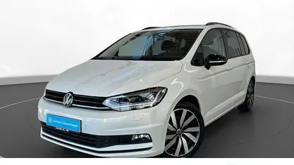 Gebraucht VW Touran Highline 150 PS (110 kW) 2025 Oryxweiß perlmutteffekt Van / Kleinbus