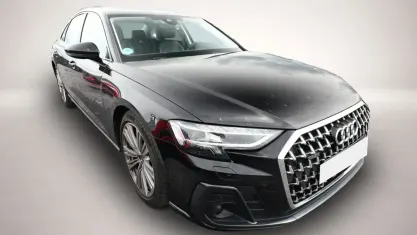Gebraucht Audi A8 Ambiente 286 PS (210 kW) 2023 Schwarz Limousine