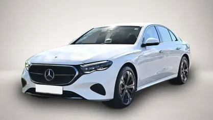 Gebraucht Mercedes E300 204 PS (150 kW) 2025 Weiß Limousine