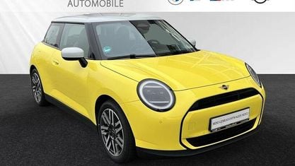 Używany Mini Cooper 135 kW (184 KM) 2024 Żółty Hatchback