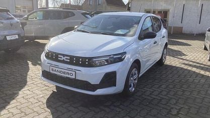 Nowe Dacia Sandero Essentiel 67 KM (49 kW) 2026 Biały Sedan/Limuzyna