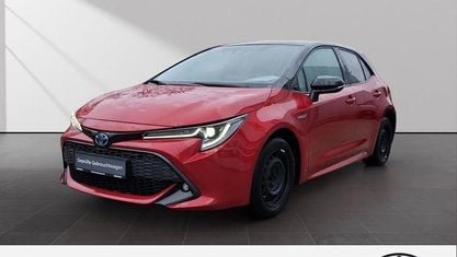 Używany Toyota Corolla Team 122 KM (89 kW) 2020 Czerwony Sedan/Limuzyna
