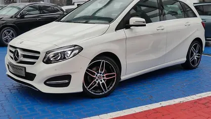 Gebraucht Mercedes B200 Urban 156 PS (114 kW) 2018 Zirrusweiß Van / Kleinbus