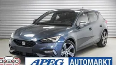 Midnight black metallic (0e) Neu 2025 Seat Leon FR Limousine | 30.190 € (Fairer Preis)