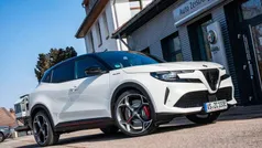 Weiß Neu 2025 Alfa Romeo Junior Veloce SUV | 51.900 € (Fairer Preis)
