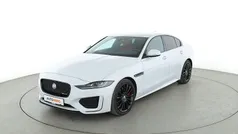 Weiß Gebraucht 2020 Jaguar XE R-Dynamic Limousine | 26.830 € (Fairer Preis)