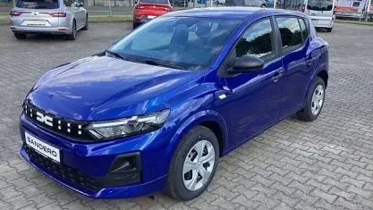 Nowe Dacia Sandero Essentiel 67 KM (49 kW) 2026 Niebieski Sedan/Limuzyna
