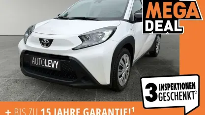 Gebraucht Toyota Aygo Play 72 PS (52 kW) 2024 Weiß Kleinwagen
