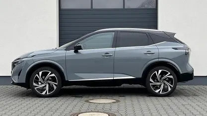 Nouă Nissan Qashqai Tekna+ 158 CP (116 kW) 2026 Roșu SUV