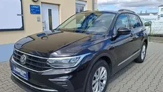 Deep black perleffekt Gebraucht 2022 VW Tiguan Life SUV | 24.890 € (Guter Preis)