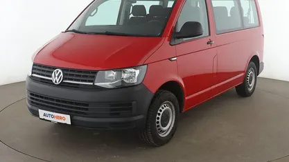 Gebraucht VW T6 Trendline 102 PS (75 kW) 2017 Rot Van