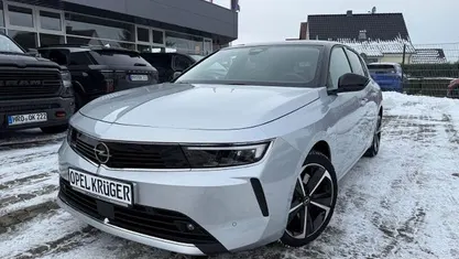 Gebraucht Opel Astra Business Elegance 181 PS (133 kW) 2022 Aluminium silb/kristall silb Limousine