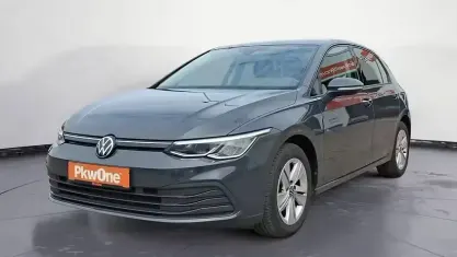 Gebraucht VW Golf VIII 131 PS (96 kW) 2022 Grau Limousine