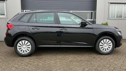 Gebraucht 2025 Skoda Kamiq Selection SUV | 25.440 € (Guter Preis)