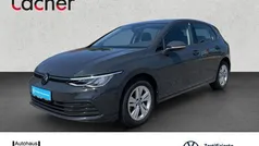 Uranograu Gebraucht 2023 VW Golf VIII Life Limousine | 23.890 € (Guter Preis)