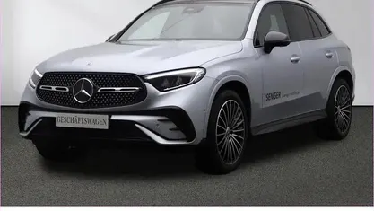 Gebraucht 2025 Mercedes GLC200 AMG line SUV | 55.440 € (Fairer Preis)