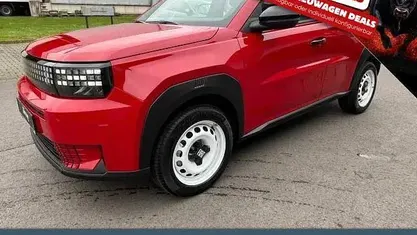 Rot Neu 2025 Fiat Grande Panda Red Kleinwagen | 21.989 € (Superpreis)