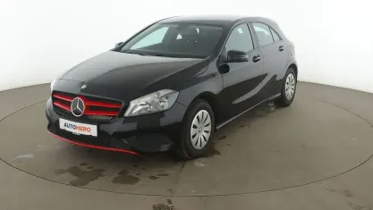 Gebraucht Mercedes A180 122 PS (89 kW) 2015 Schwarz Limousine