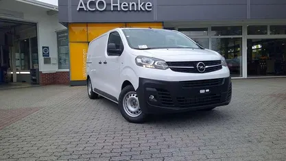 Gebraucht 2024 Opel Vivaro Van / Kleinbus | 28.500 € (Fairer Preis)