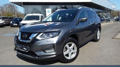 Käytetty Nissan X-Trail Tekna 160 HP (117 kW) 2019 Harmaa Katumaasturi